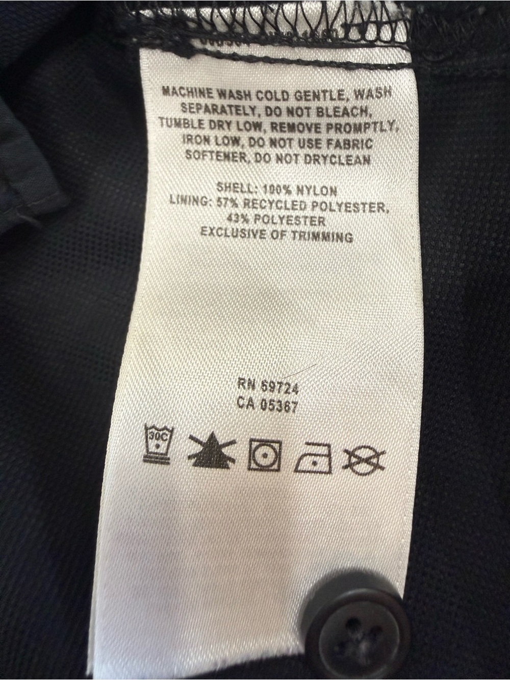 Columbia Omni-Shade Sun Protection Shirt in Black - Picture 3 of 3